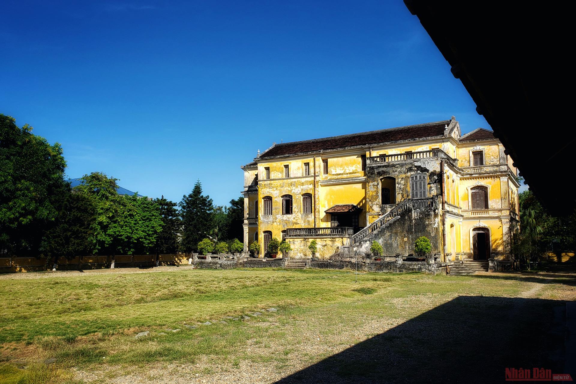 Hue palace, European style meets Asian tradition